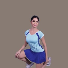 طقم نسائي مع تنوره سبورت