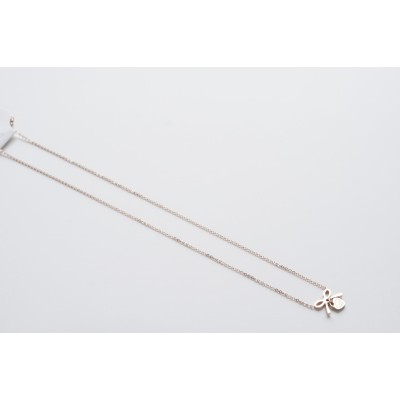 قلادة بتعليقة الفيونكة 