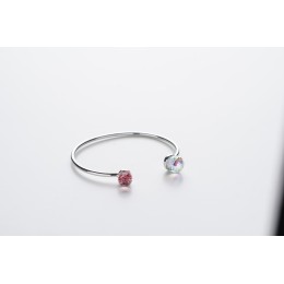 سوار مرصع بالكريستال، بتصميم انيق