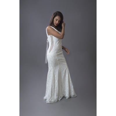 فستان طويل بلا أكمام انيق