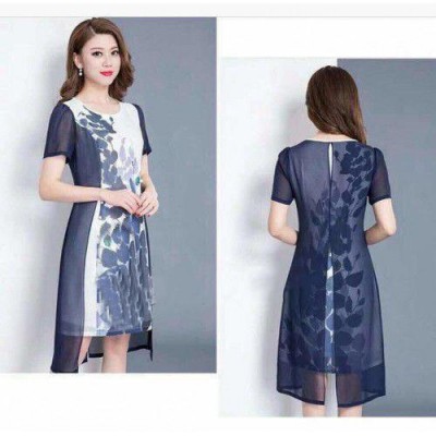 فستان قصير نص كم بطابع عصري