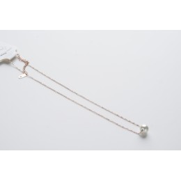 قطعة من القلادة باللؤلؤة الاصطناعيةباللون الذهبي