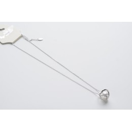 قلادة بتعليقة اللؤلؤ