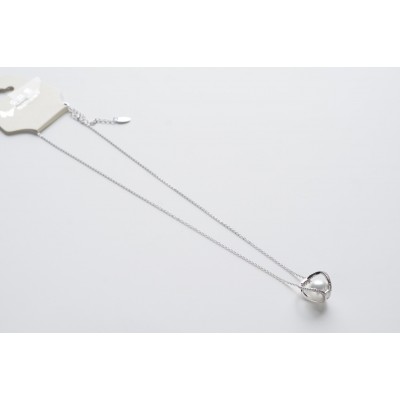 قلادة بتعليقة اللؤلؤ