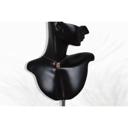 قلادة بتصميم رائع